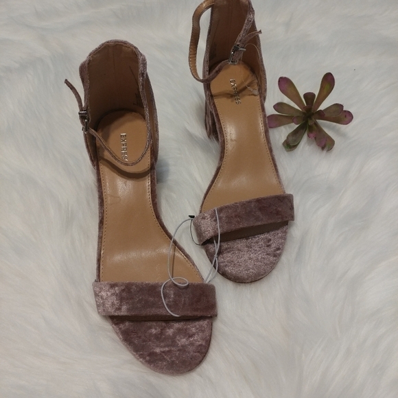 🥳Host Pick 🥳 NWOT Express Pink Velvet Chunky Heel - Picture 5 of 8